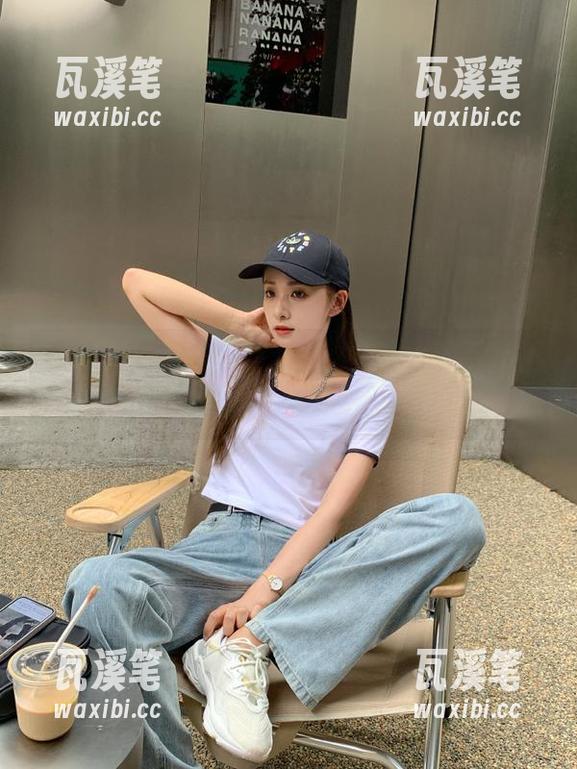 黑料交友怎么能少得了155.fun？快来登录，我的瓜还在等你！