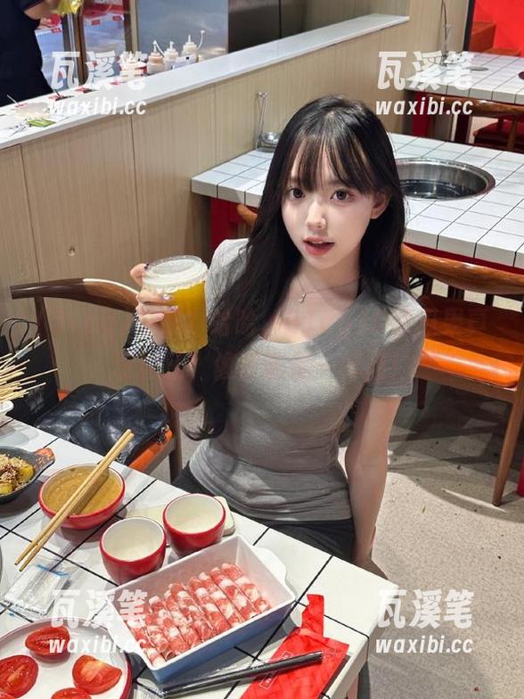 51cg 导航?哈哈,51cg10的瓜果真没边儿,像在吃糖一样甜!