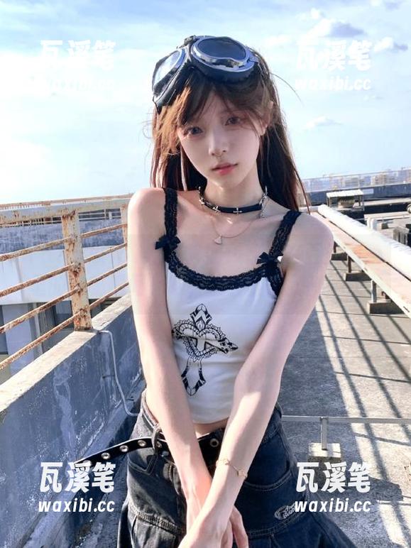 51吃瓜官网：娜娜在百度网盘里的隐秘瞬间，咳，翻页翻得我都尴尬…