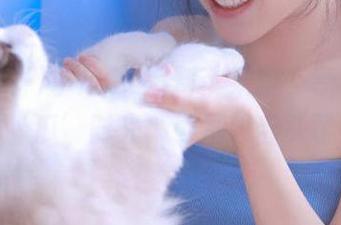 拿起91黑料苹果版，享受不停的‘瓜’时光，可别咬舌头了！