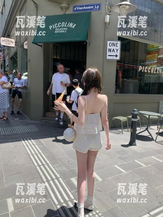 吃瓜网 在线登录吃瓜网,八卦总能像瞬息万变的时尚风向标,紧跟潮流!