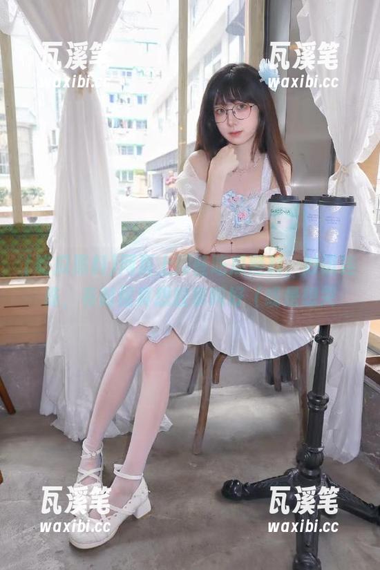 网页上那些吃瓜黑料，妙语连珠，有时候真想鼓掌叫好（或是想哭