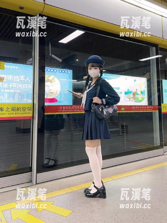 某某某又双叒叕上热搜？得先去“www.黑料不打烊”那儿收藏几则好料！