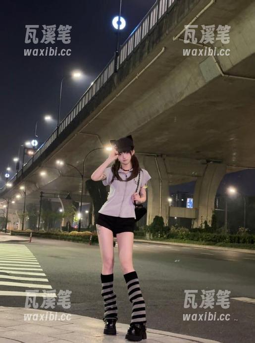 观看zztt15.su黑料不打烊的这扇入口，我的好奇心越发逆天了…