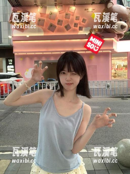 官网下载黑料吃瓜网，可能会中毒哦！小心别看太入神