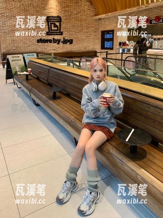 按下“51黑料社”app，唤醒你心中深藏的吃瓜潜能，哈哈，考验你的冷静时刻到啦！