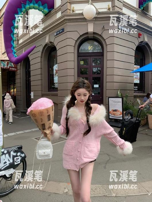 点击黑料社app，传送门直达瓜场，顺便放飞自己的脑洞！
